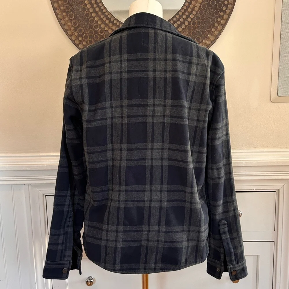 Vuori Men’s Range Shirt Jacket Gray Navy Plaid Fleece Lined Size Small